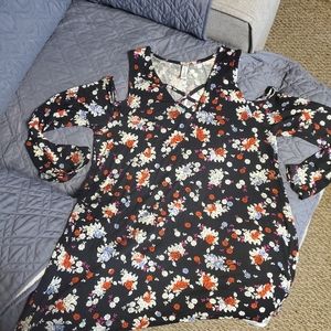 American Rag size 0x black cold shoulder tunic